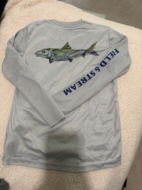 Field & Stream Light Gray Long-Sleeve Shirt with Multicolor Fish Graphic